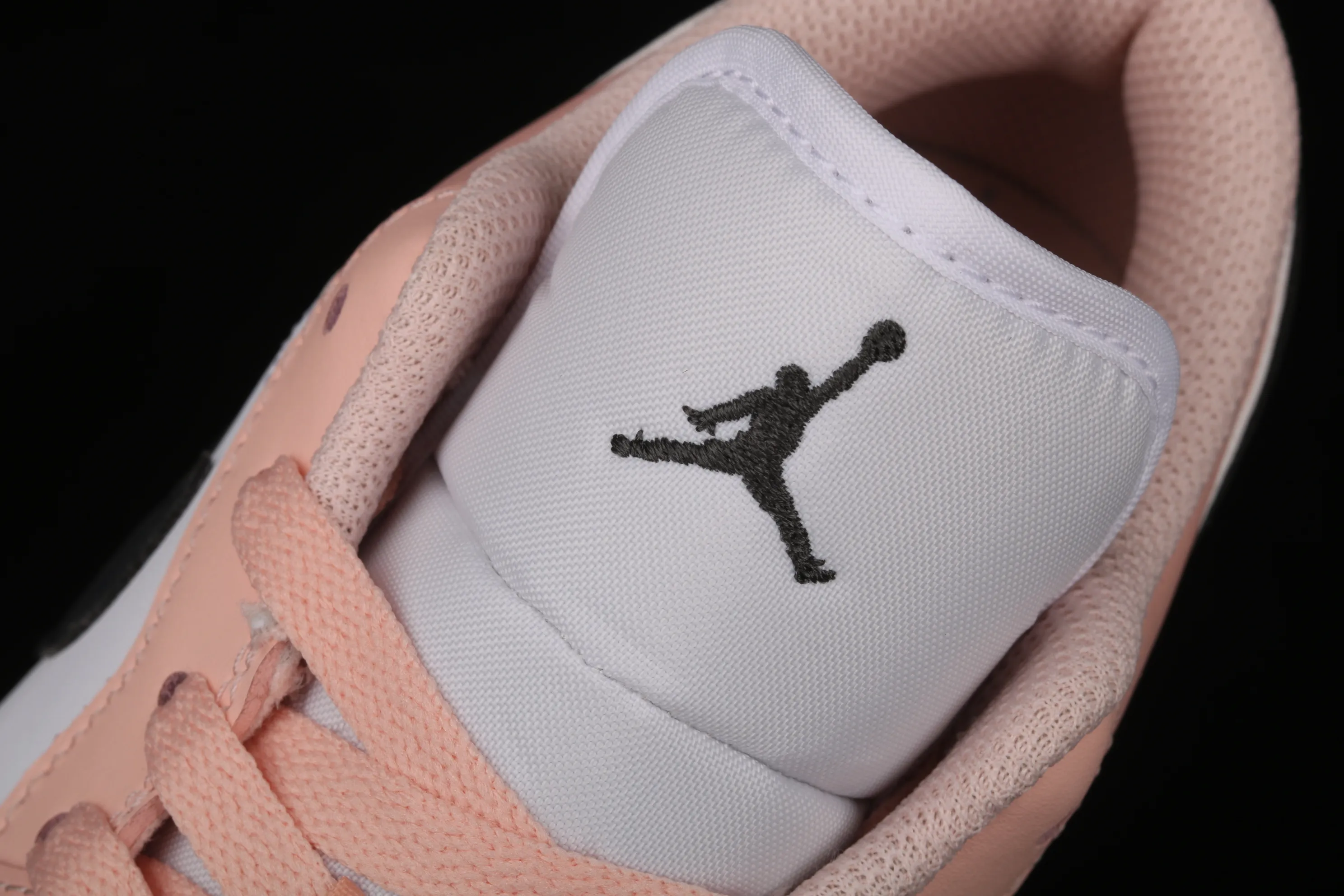 All categories Air Jordan Jordan series basketball shoes Air Jordan 1 Low G version pure original Air Jordan 1 Low AJ1 Joe 1 Arctic pink low-top basketball shoes 553560-800